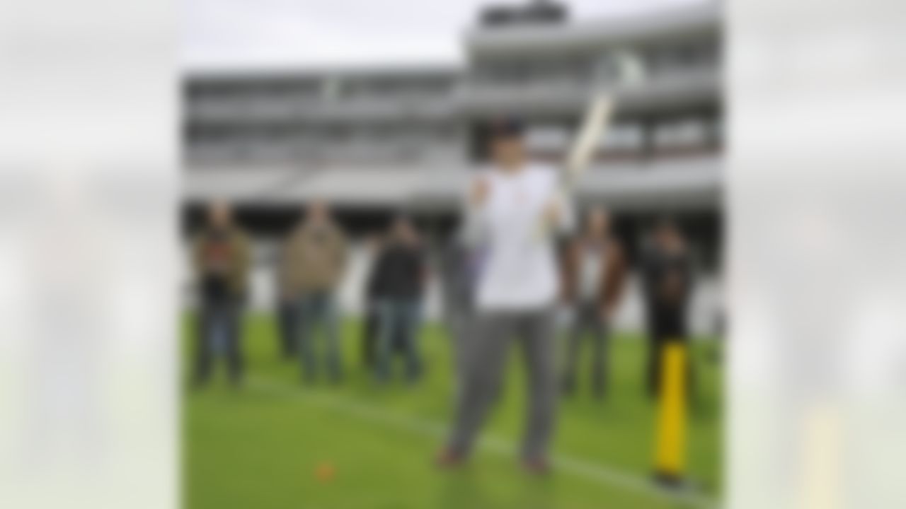 Chicago Bears quarterback Jay Cutler plays cricket before practice at The Oval Cricket Ground in London, England on October 21, 2011. (Sean Ryan/NFL)