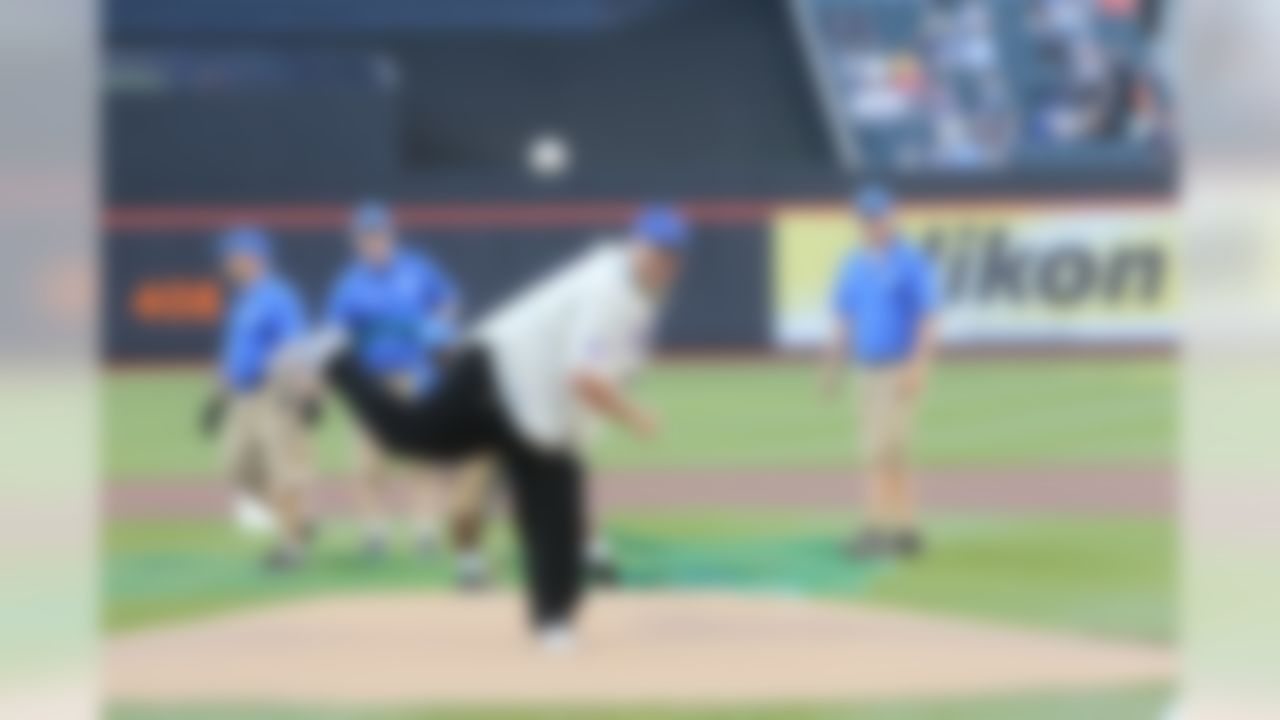 New York Jets head coach Rex Ryan throws out the first pitch before a game between the New York Mets and the San Diego Padres on June 8, 2010, at Citi Field in New York. (AP Photo/Seth Wenig)
