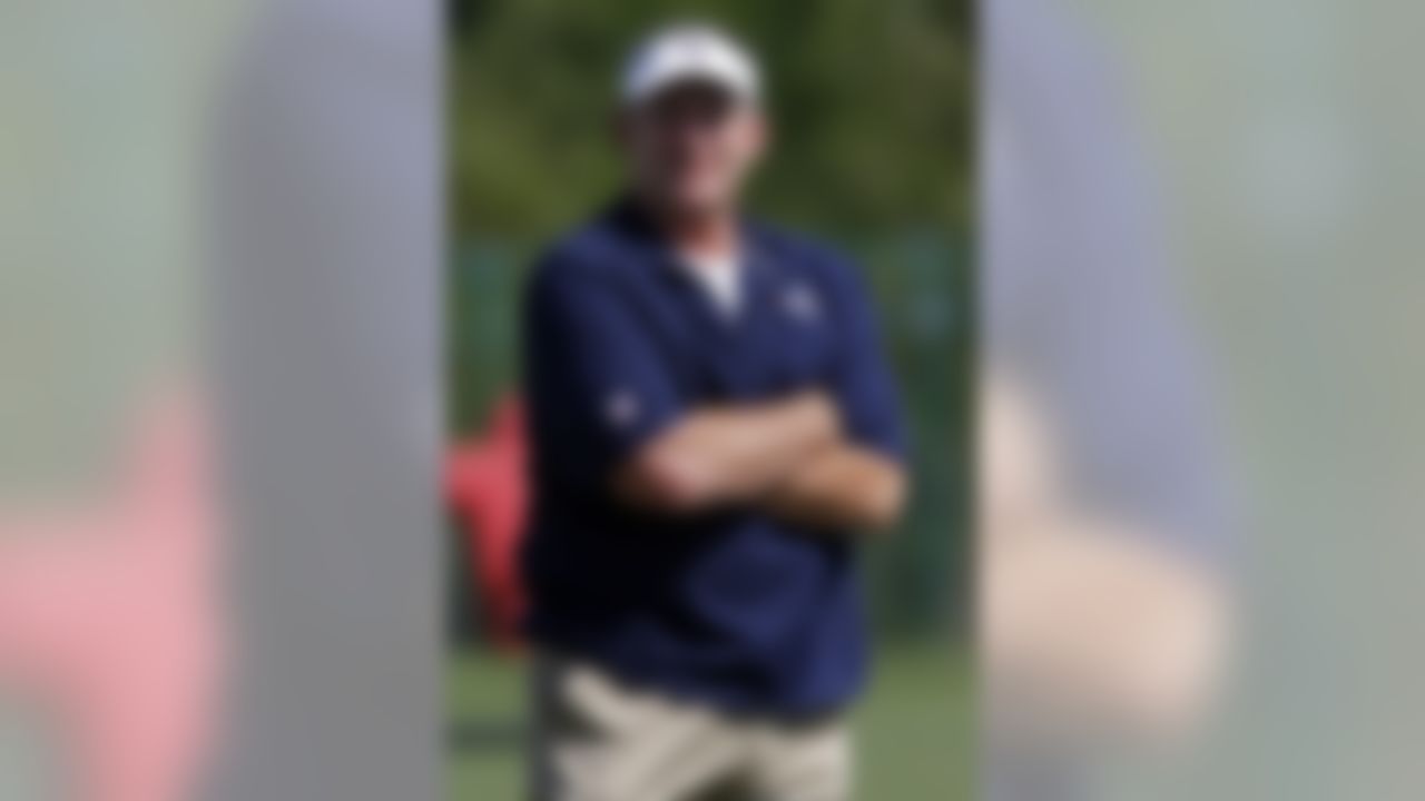 Tennessee Titans head coach Mike Munchak during an NFL football practice at Titans' headquarters Saturday, July 28, 2012 Nashville, Tenn. (AP Photo/Wade Payne)