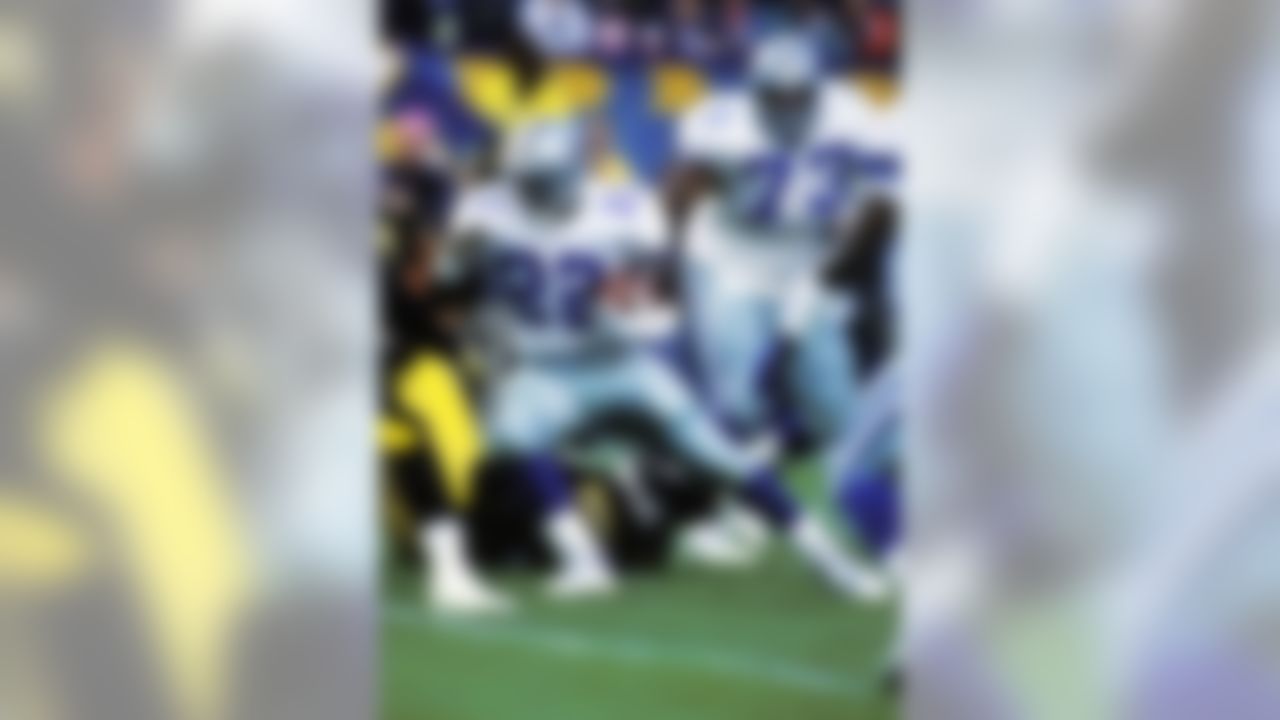 Dallas Cowboys Emmitt Smith plays in Super Bowl XXX against the Pittsburgh Steelers at Sun Devil Stadium in Tempe, AZ on January 28, 1996. (AP Photo/Tom DiPace)