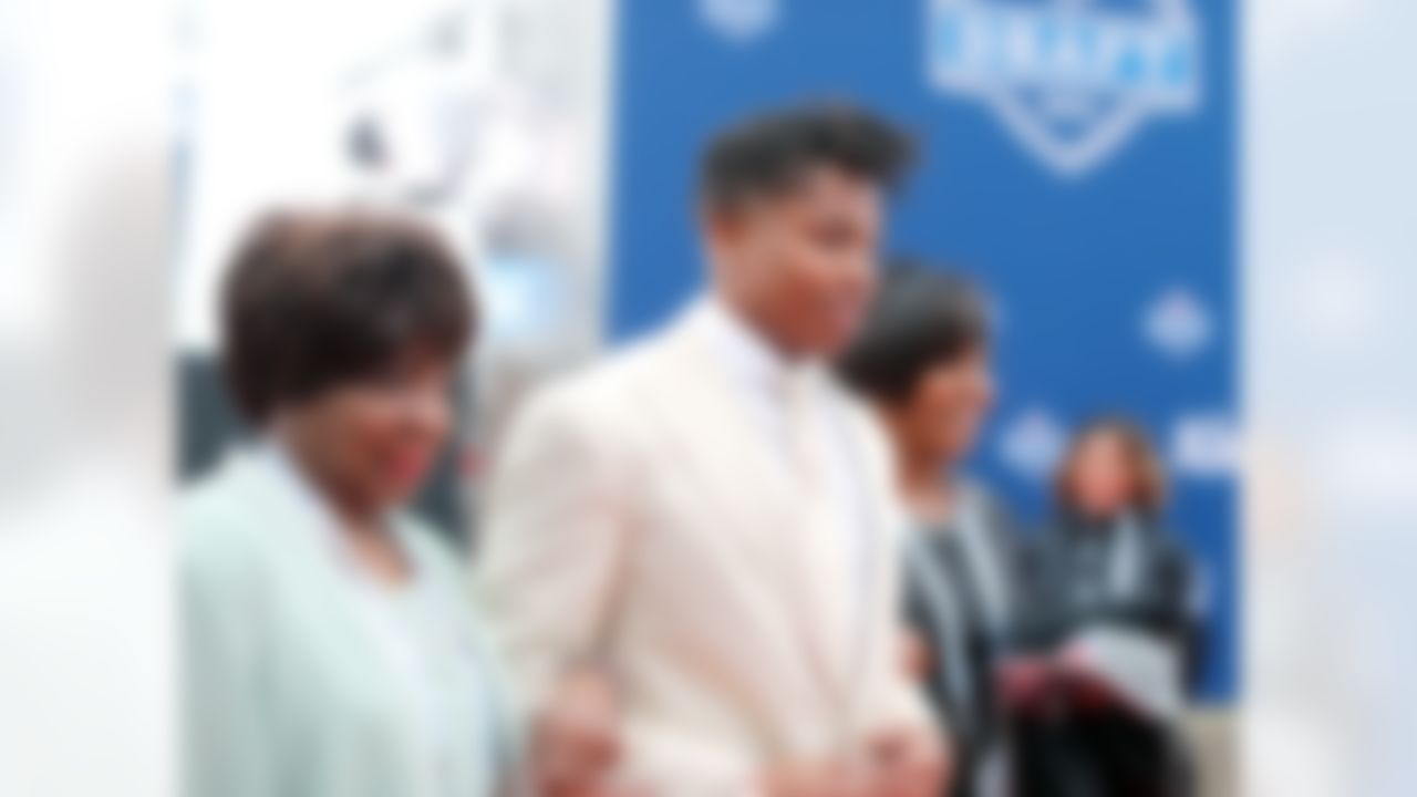 Florida cornerback Vernon Hargreaves walks on the red carpet during the 2016 NFL Draft at the Auditorium Theatre on Thursday, April 28, 2016 in Chicago. (Ben Liebenberg/NFL)