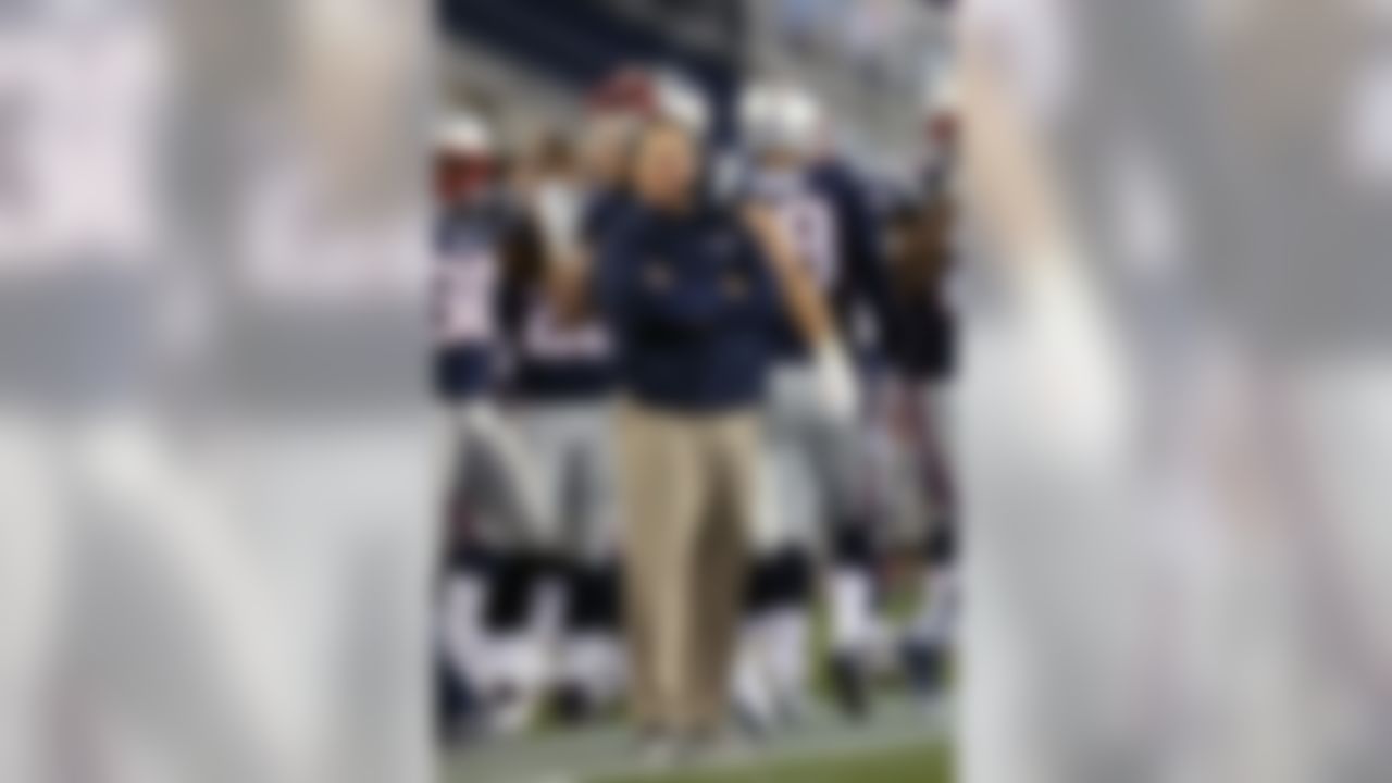 New England Patriots coach Bill Belichick on the sideline in action against the New York Giants in Foxboro, MA. August 29, 2013. (AP Photo/Damian Strohmeyer)