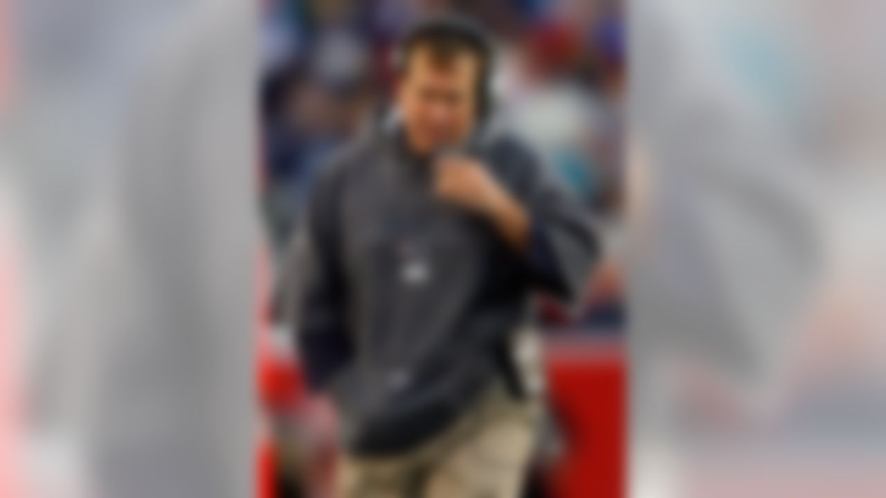 FOXBORO, MA - OCTOBER 28: Head coach Bill Belichick of the New England Patriots walks the sideline in the first half against the Washington Redskins on October 28, 2007 at Gillette Stadium in Foxboro, Massachusetts. (Photo by Jim Rogash/Getty Images)