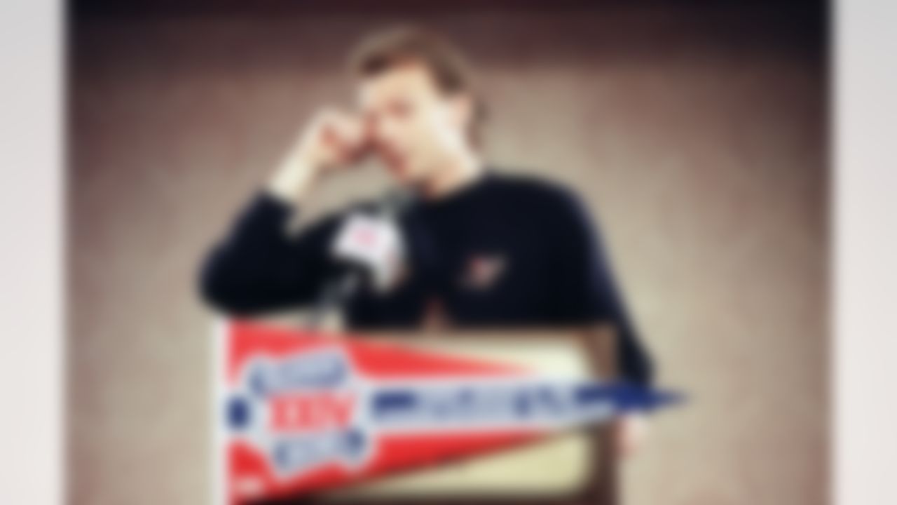 San Francisco 49ers quarterback Joe Montana rubs his eye while answering reporter's questions during a press conference in New Orleans, Wednesday, Jan. 24, 1990. The questions will all be answered when the 49ers meet the Denver Broncos is Super Bowl XXIV on Sunday. (AP Photo/Eric Risberg)