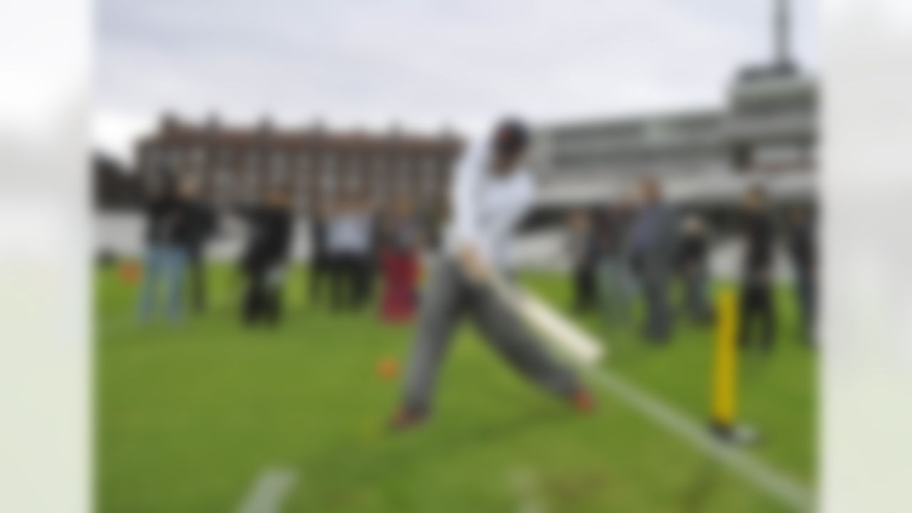 Chicago Bears quarterback Jay Cutler plays cricket before practice at The Oval Cricket Ground in London, England on October 21, 2011. (Sean Ryan/NFL)
