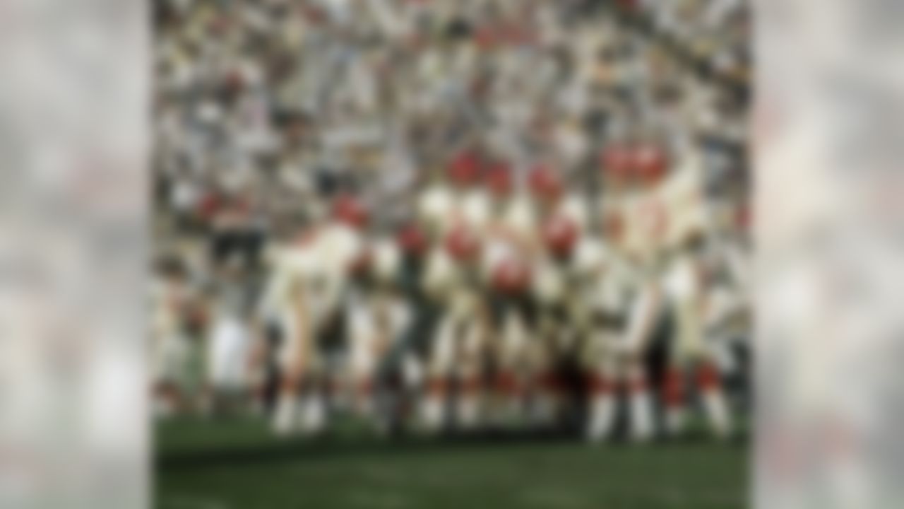 Kansas City Chiefs quarterback Len Dawson (16) calls a play in huddle during Super Bowl I against the Green Bay Packers on January 15, 1967, at the Los Angeles Memorial Coliseum in Los Angeles, California. (National Football League)