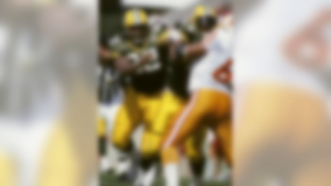 Packers defensive end Reggie White (92) battle on the line in the 37-14 Green Bay win over the Tampa Bay Buccaneers at Tampa Stadium in Tampa, Florida on October 24, 1993. (Allen Dean Steele/NFL)