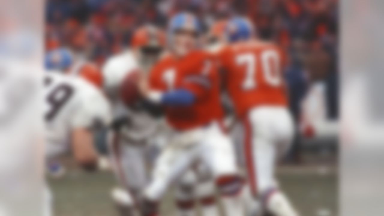 Draft: 1983
Team: Baltimore Colts
Elway was originally selected by the Colts, but he refused to join the team and was ultimately dealt to the Denver Broncos, for whom he flourished. Elway came of age with "The Drive," which led to the first of five Super Bowl appearances delivered by Elway. He finally won the big one following the 1997 season. He then led the Broncos on a Super Bowl triumph repeat the following season.