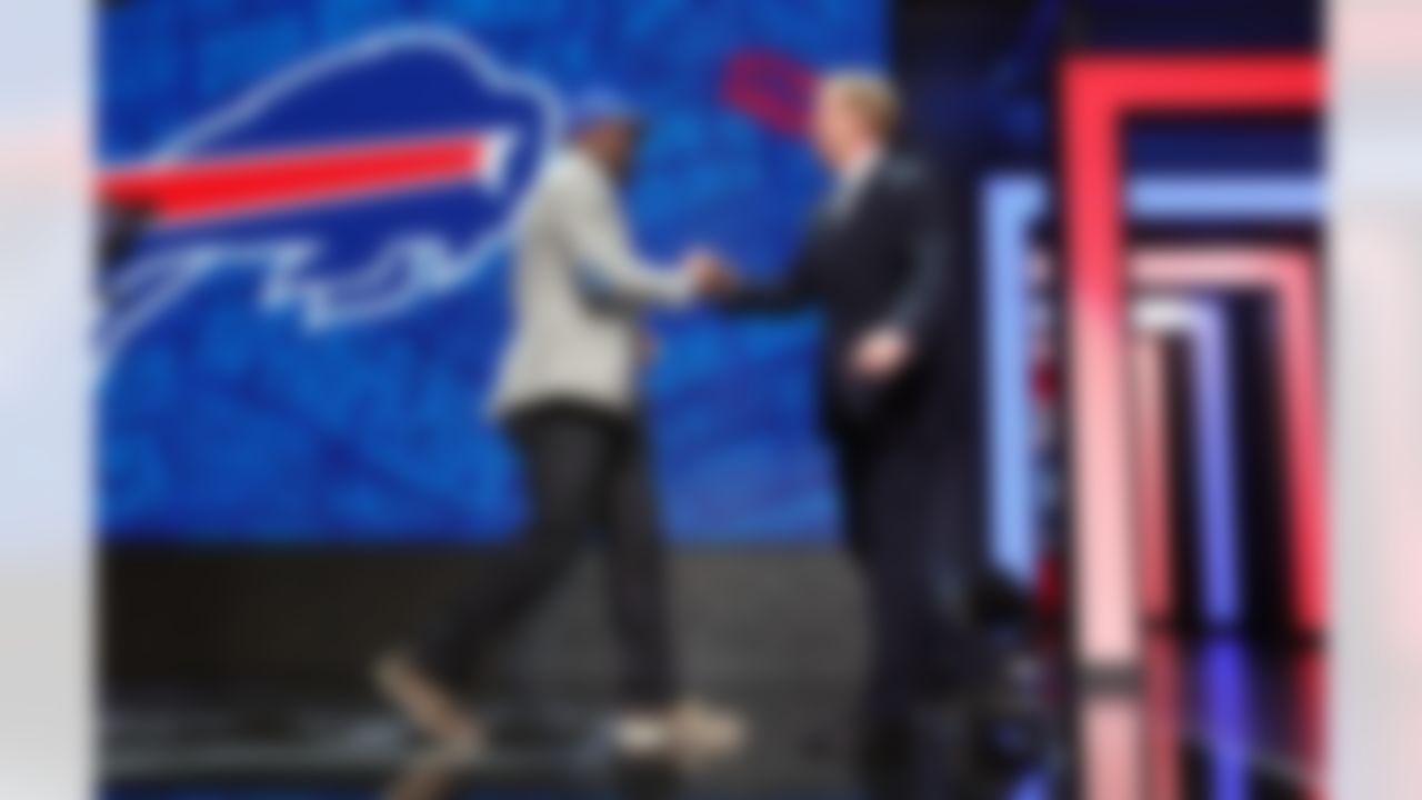 Alabama linebacker Reggie Ragland greets NFL Commissioner Roger Goodell on stage after being selected by the Buffalo Bills during the 2016 NFL Draft at the Auditorium Theatre on Friday, April 29, 2016 in Chicago. (Perry Knotts/NFL)