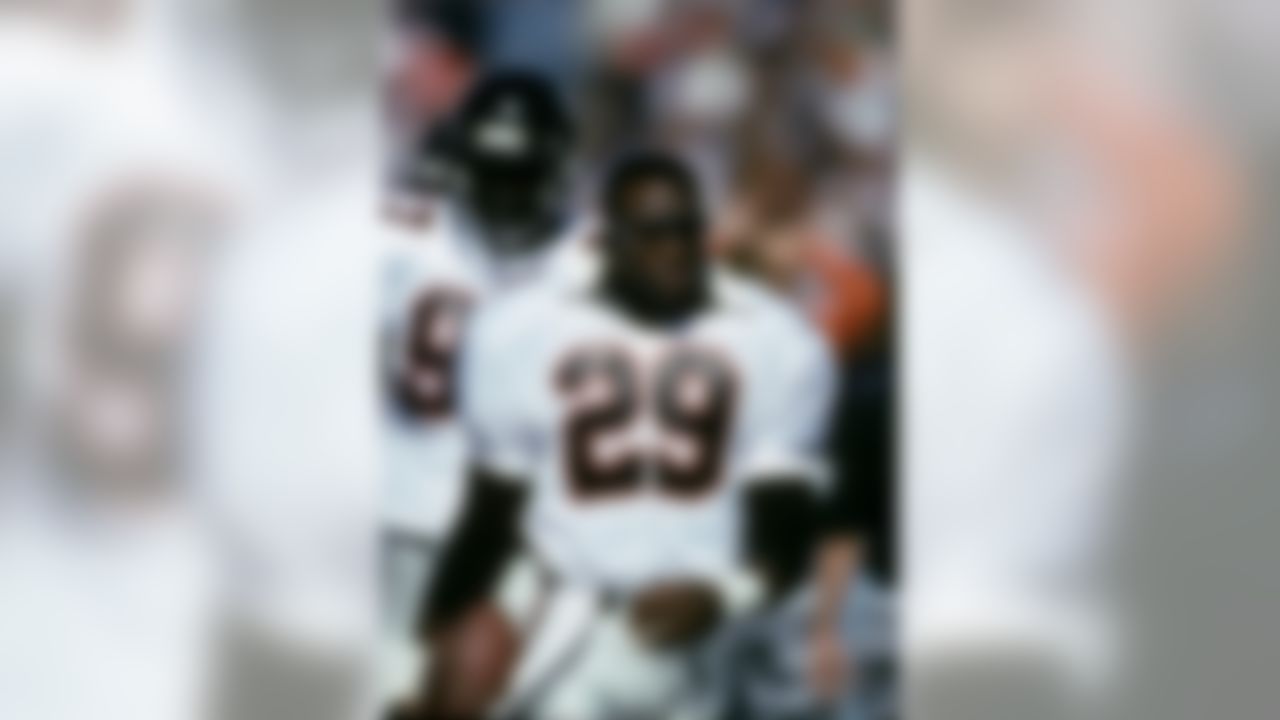 Hall of Fame running back Eric Dickerson (29) of the Atlanta Falcons during the Falcons 6-0 loss to the Chicago Bears on October 3, 1993 at Soldier Field in Chicago, Illinois. This was his final NFL game. (National Football League)