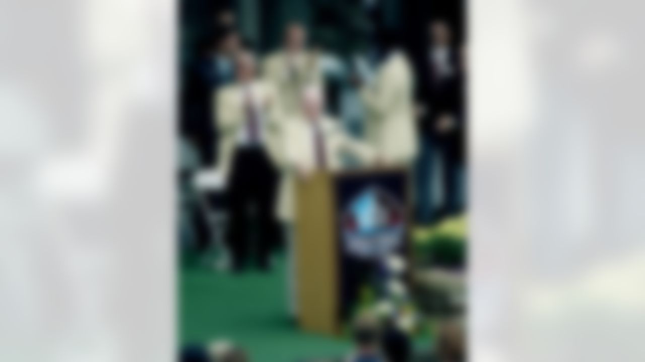 New York Giants President, co-owner Wellington Mara gives his acceptance speech into the Pro Football Hall of Fame. (National Football League)