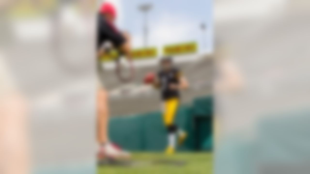 Pittsburgh Steelers' Landry Jones is photographed during a photo-shoot at the NFLPA Rookie Premiere, on Saturday, May 18, 2013 in Pasadena, Calif. (Jeff Lewis / AP Images for NFLPA)