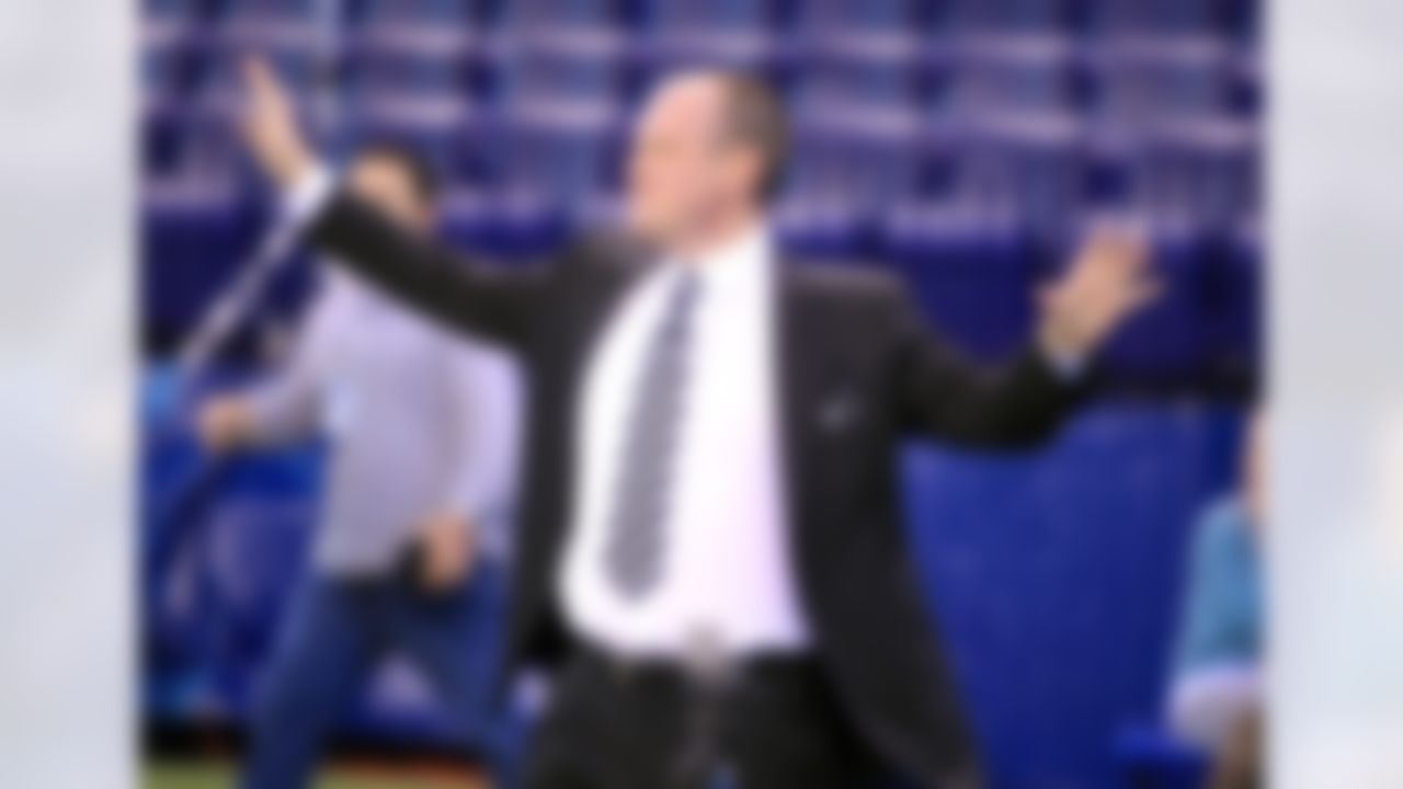 NFL Network host Rich Eisen reacts after his 40 yard dash run at the 2012 NFL Scouting Combine at Lucas Oil Stadium on Feb. 27 in Indianapolis, Ind. (Ben Liebenberg/NFL)