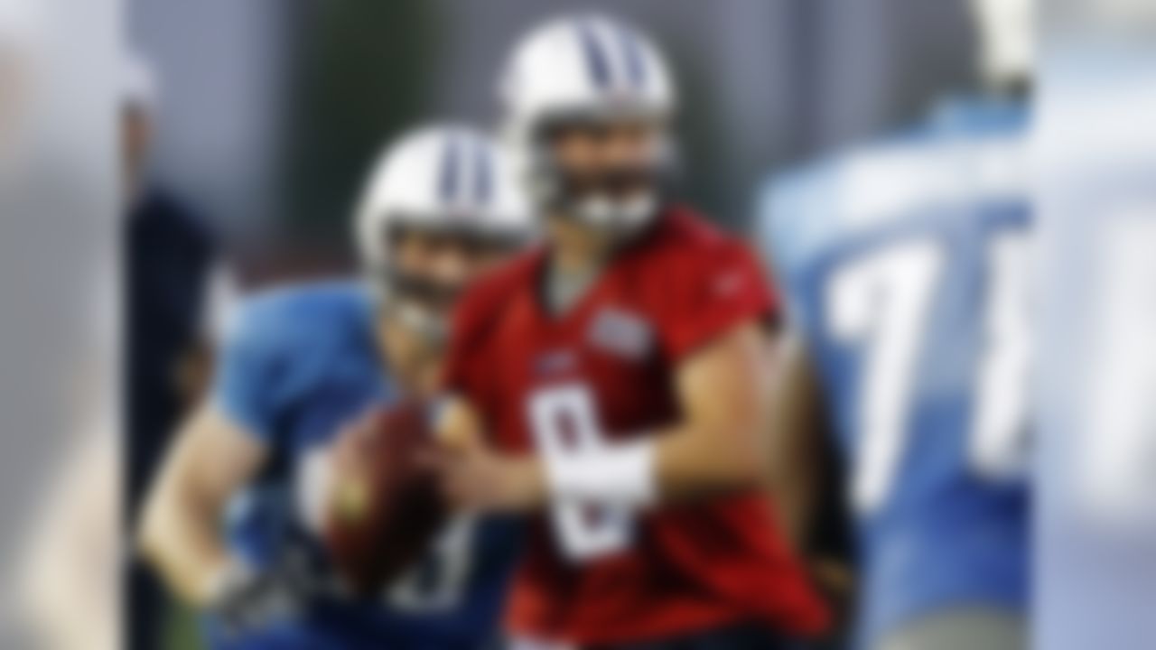 Tennessee Titans quarterback Matt Hasselbeck (8) throws during NFL football training camp at the team's headquarters, Sunday, July 29, 2012, in Nashville, Tenn. (AP Photo/Wade Payne)