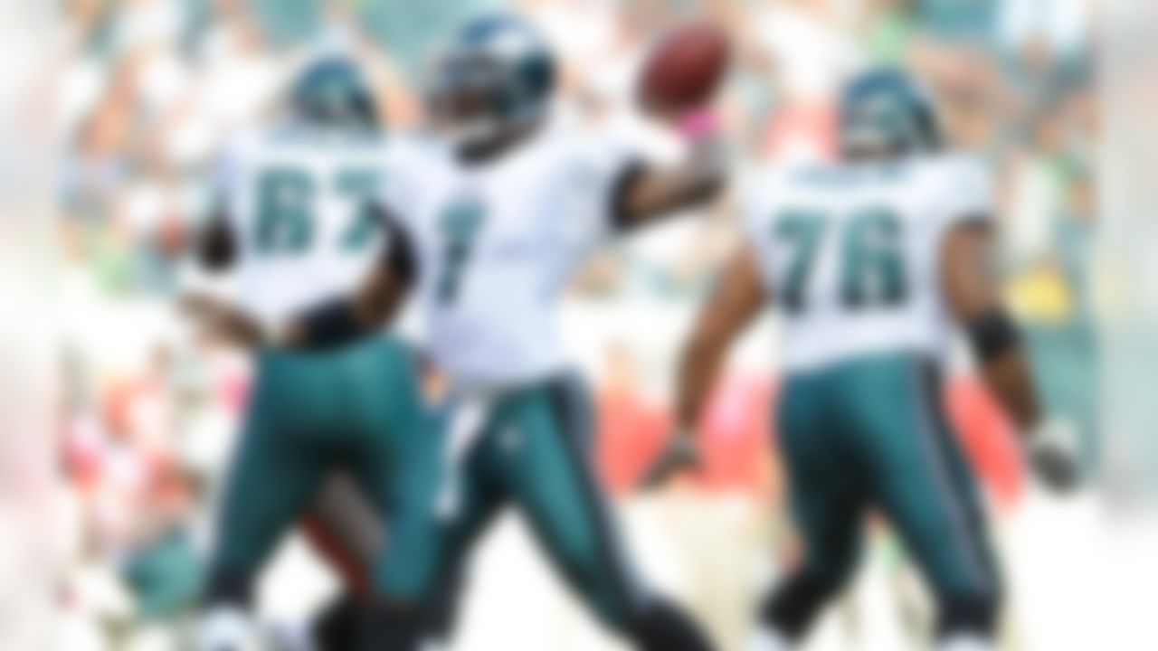 Philadelphia Eagles quarterback Michael Vick during an NFL football game against the Tampa Bay Buccaneers, Sunday, Oct. 11, 2009, in Philadelphia. (AP Photo/Michael Perez)