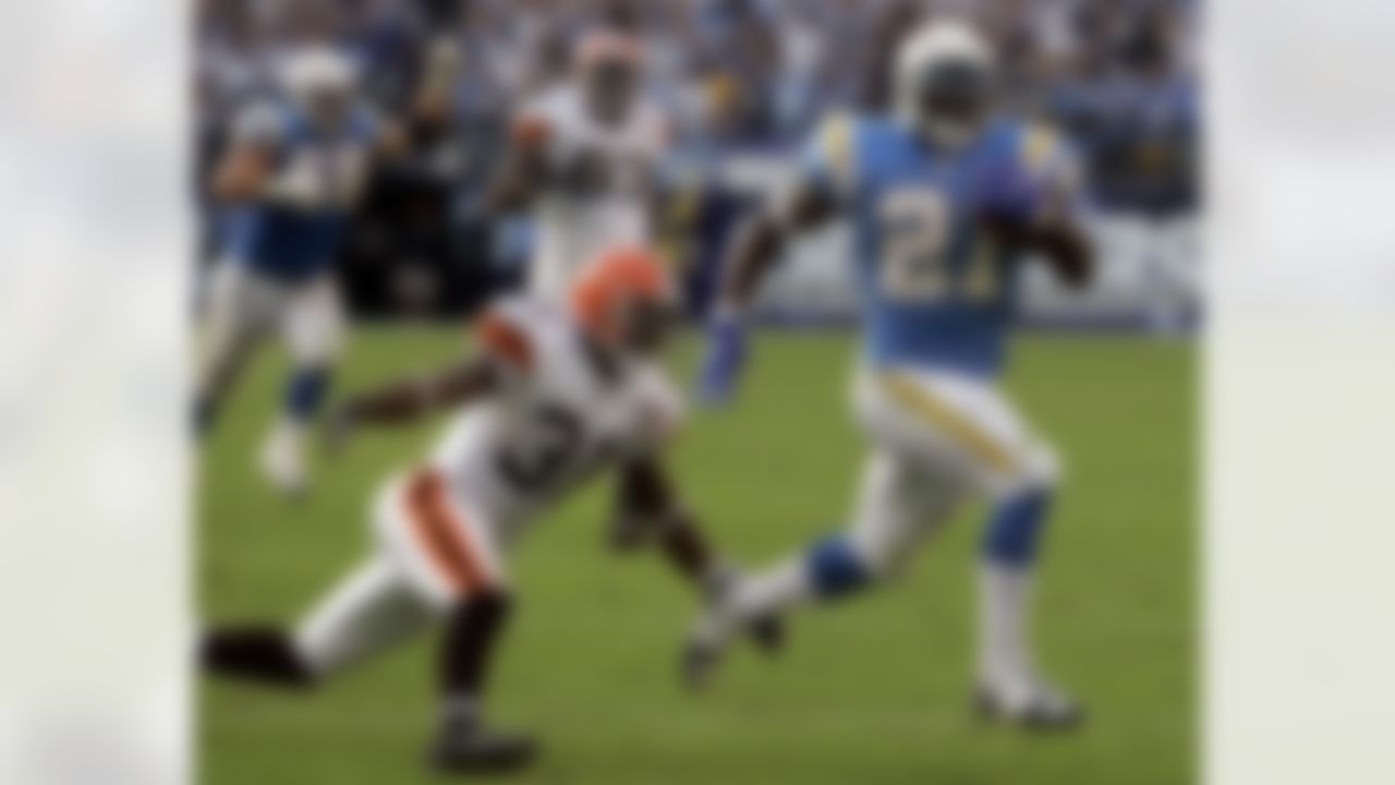 San Diego Chargers' LaDainian Tomlinson (21) beats Jerome Perry, the final Cleveland Browns' defender, to score a touchdown during the third quarter of their football game in San Diego Sunday, Nov. 5, 2006. (AP Photo/Jack Smith)