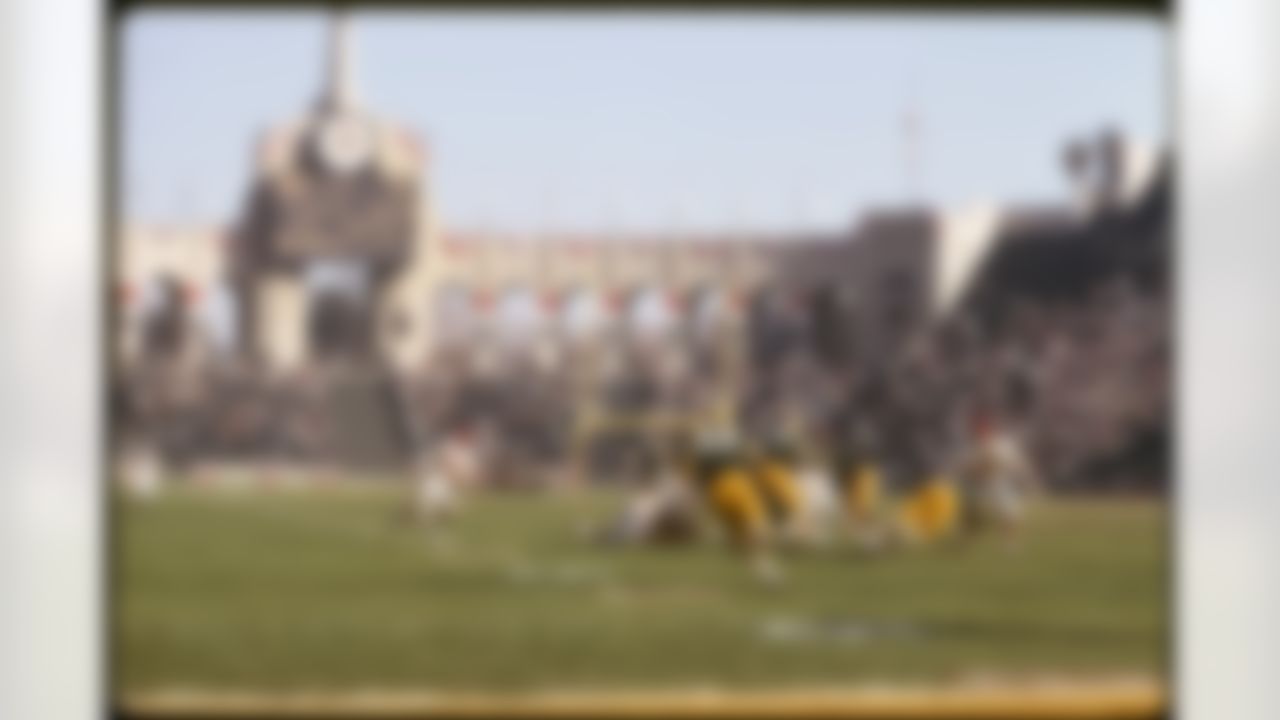 Green Bay Packers Hall of Fame cornerback Herb Adderley (26) runs back a kickoff during Super Bowl I, a 35-10 victory over the Kansas City Chiefs on January 15, 1967, at the Los Angeles Memorial Coliseum in Los Angeles, California. Super Bowl I - Kansas City Chiefs vs Green Bay Packers - January 15, 1967 (National Football League)