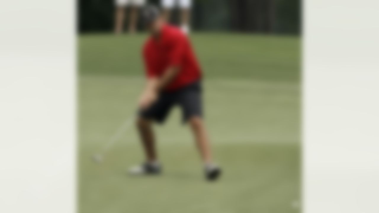 Dallas Cowboys quarterback Tony Romo watches his birdie putt drop in the cup during sectional qualifying for the 2010 U.S. Open golf tournament Monday, June 7, 2010 at the Club at Carlton Woods in The Woodlands, Texas. The U.S. Open will be played June 14-20 at Pebble Beach Golf Links in Pebble Beach, Calif. (AP Photo/David J. Phillip)
