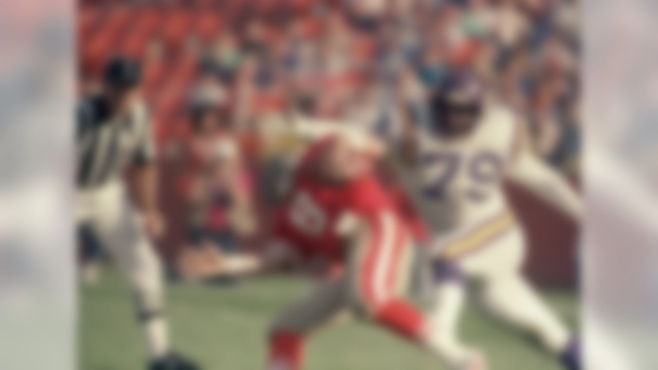 Steve Young went on a long, winding, rumbling and stumbling 49-yard touchdown run with less than two minutes to play to give the 49ers a 24-21 victory over the Minnesota Vikings.