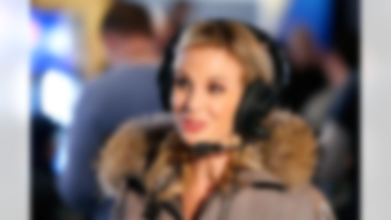 Elizabeth Hasselbeck speaks to media on Radio Row at the Super Bowl XLVIII media center in the Sheraton Hotel on Wednesday, January 29, 2014 in New York, NY. (Perry Knotts/NFL)