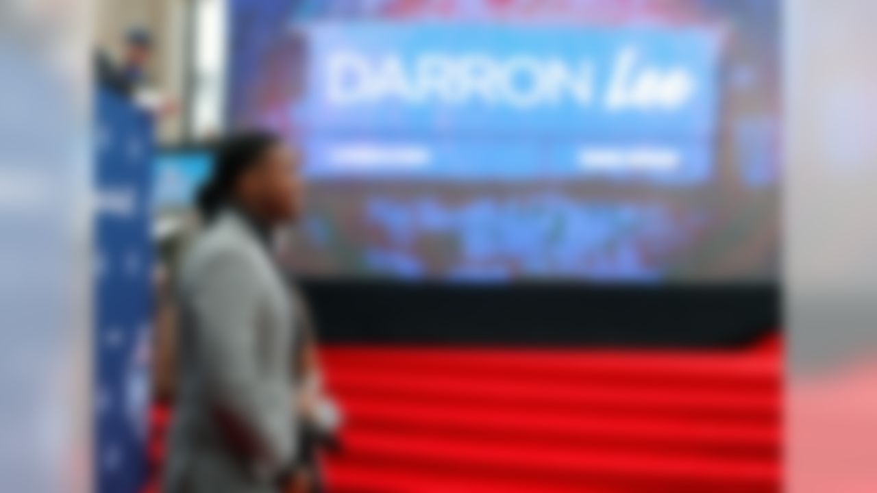 Ohio State linebacker Darron Lee poses for photos on the red carpet during the 2016 NFL Draft at the Auditorium Theatre on Thursday, April 28, 2016 in Chicago. (Ben Liebenberg/NFL)