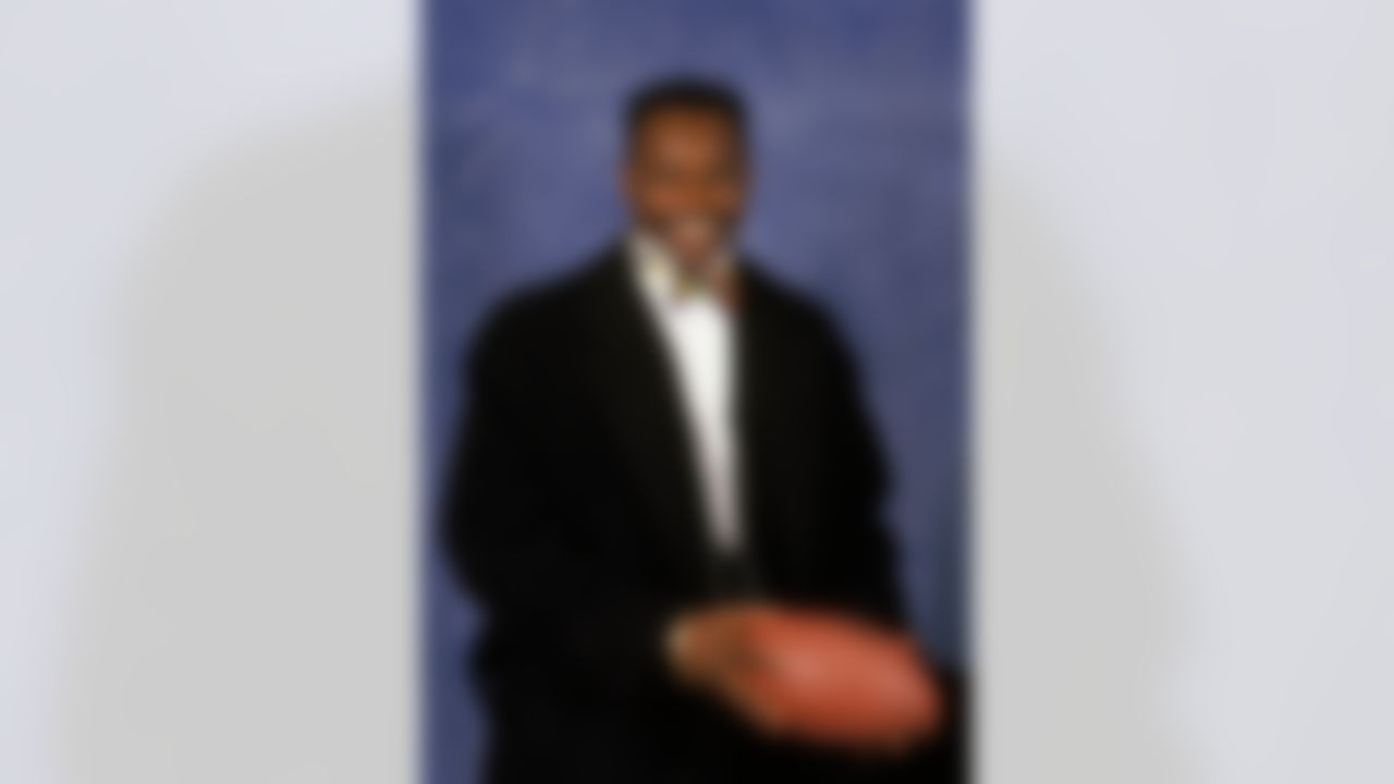 Chicago Bears Walter Payton poses for a portrait on Super bowl Saturday Night in Minneapolis, Minnesota on January 25,1992.
(Tom DiPace/Associated Press)