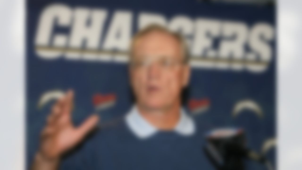 San Diego Chargers head coach Marty Schottenheimer answers a question at a news conference held Wednesday, Jan. 17, 2007, in San Diego, to announce that he would remain the Chargers head coach for the 2007 season. (AP Photo/Denis Poroy)