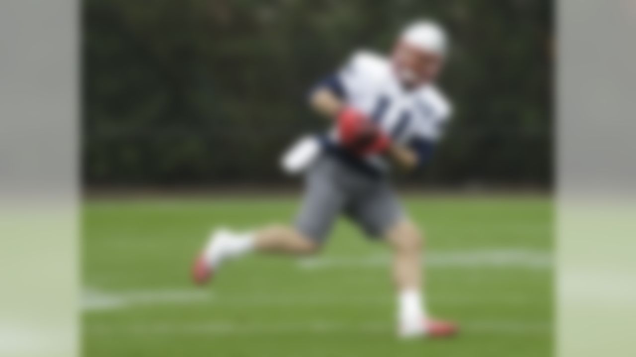 New England Patriots wide receiver Julian Edelman catches a pass during practice Friday, Jan. 30, 2015, in Tempe, Ariz. The Patriots play the Seattle Seahawks in NFL football Super Bowl XLIX Sunday, Feb. 1. (AP Photo/Mark Humphrey)