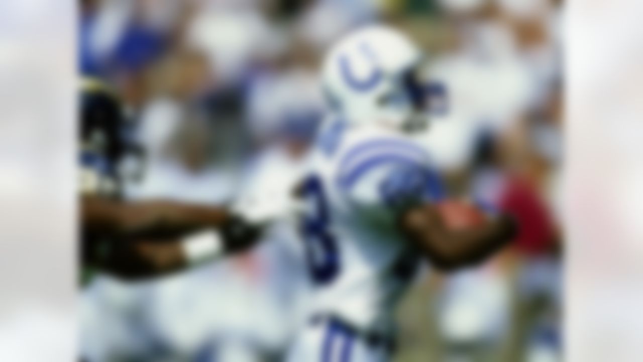 Indianapolis Colts wide receiver Marvin Harrison (88) races upfield with a reception during an NFL game against the San Diego Chargers at Qualcomm Stadium on September 26, 1999. (AP Photo/Kevin Terrell)