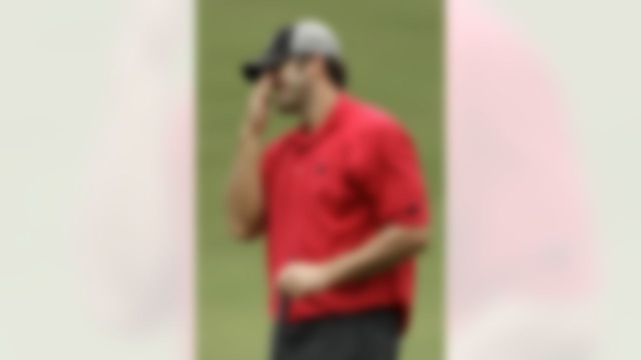 Dallas Cowboys quarterback Tony Romo reacts after missing a birdie putt on the 18th hole during sectional qualifying for the 2010 U.S. Open golf tournament Monday, June 7, 2010 at the Club at Carlton Woods in The Woodlands, Texas. The U.S. Open will be played June 14-20 at Pebble Beach Golf Links in Pebble Beach, Calif. (AP Photo/David J. Phillip)