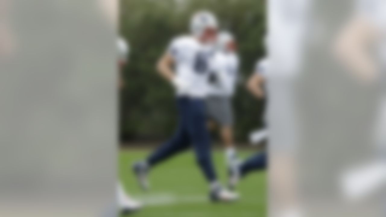 New England Patriots tight end Rob Gronkowski (87) warms up during practice Friday, Jan. 30, 2015, in Tempe, Ariz. The Patriots play the Seattle Seahawks in NFL football Super Bowl XLIX Sunday, Feb. 1. (AP Photo/Mark Humphrey)