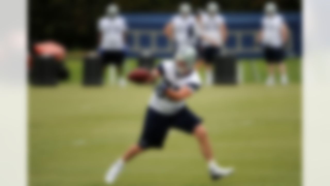 IRVING, TX - MAY 01: Tight end John Phillips #89 of the Dallas Cowboys makes a catch during rookie mini camp on May 1, 2009 in Irving, Texas. (Photo by Ronald Martinez/Getty Images)