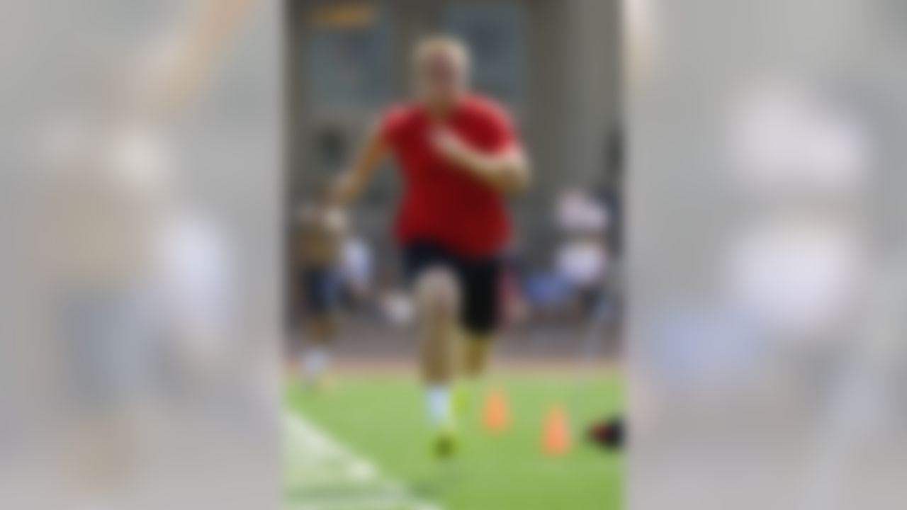 Quarterback Matt Barkley runs the 40-yard dash during Southern California's NFL football pro day, Wednesday, March 27, 2013, in Los Angeles. (AP Photo/Mark J. Terrill)