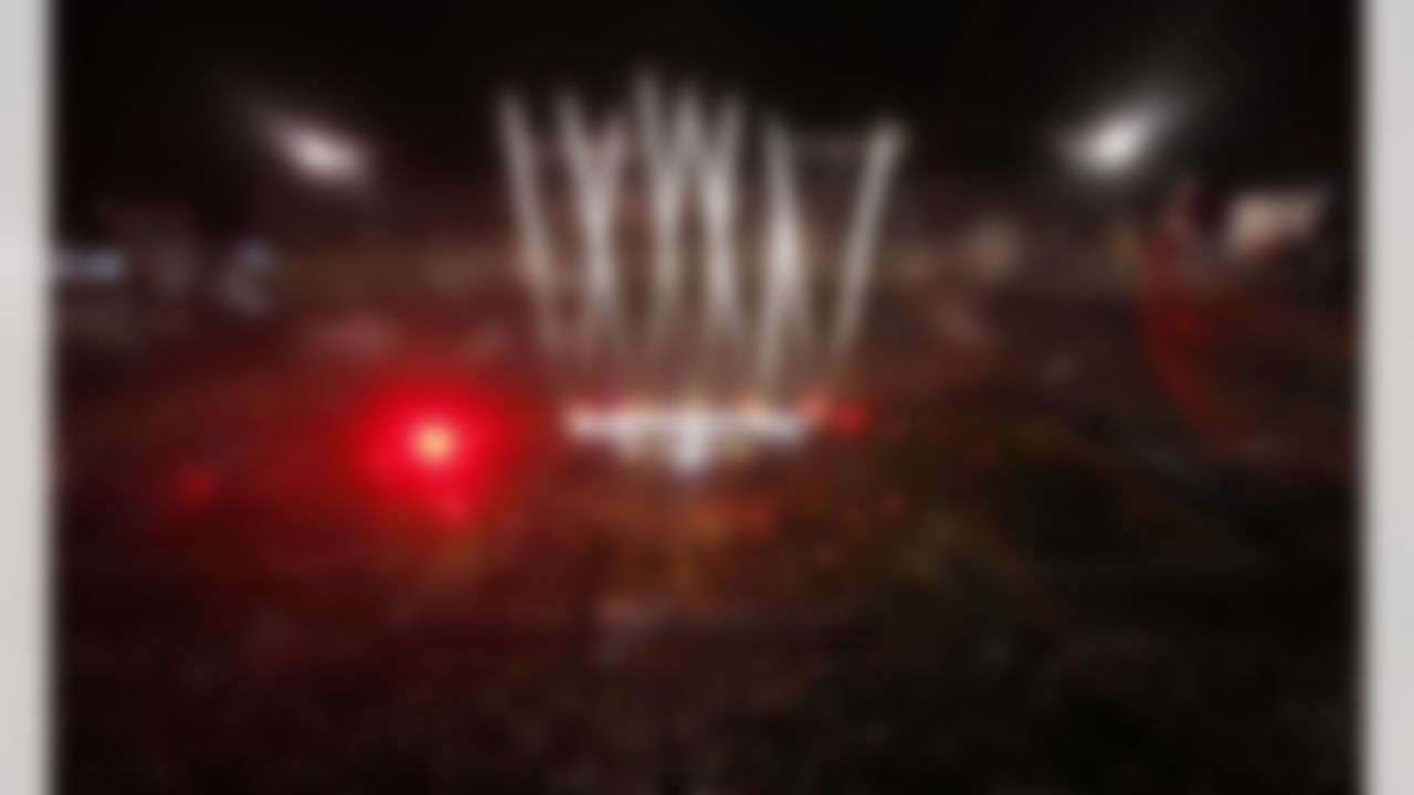 Fireworks go off during the halftime of the NFL Super Bowl XLIII football game between the Pittsburgh Steelers and the Arizona Cardinals, Sunday, Feb. 1, 2009, in Tampa, Fla. (AP Photo/Charlie Riedel)