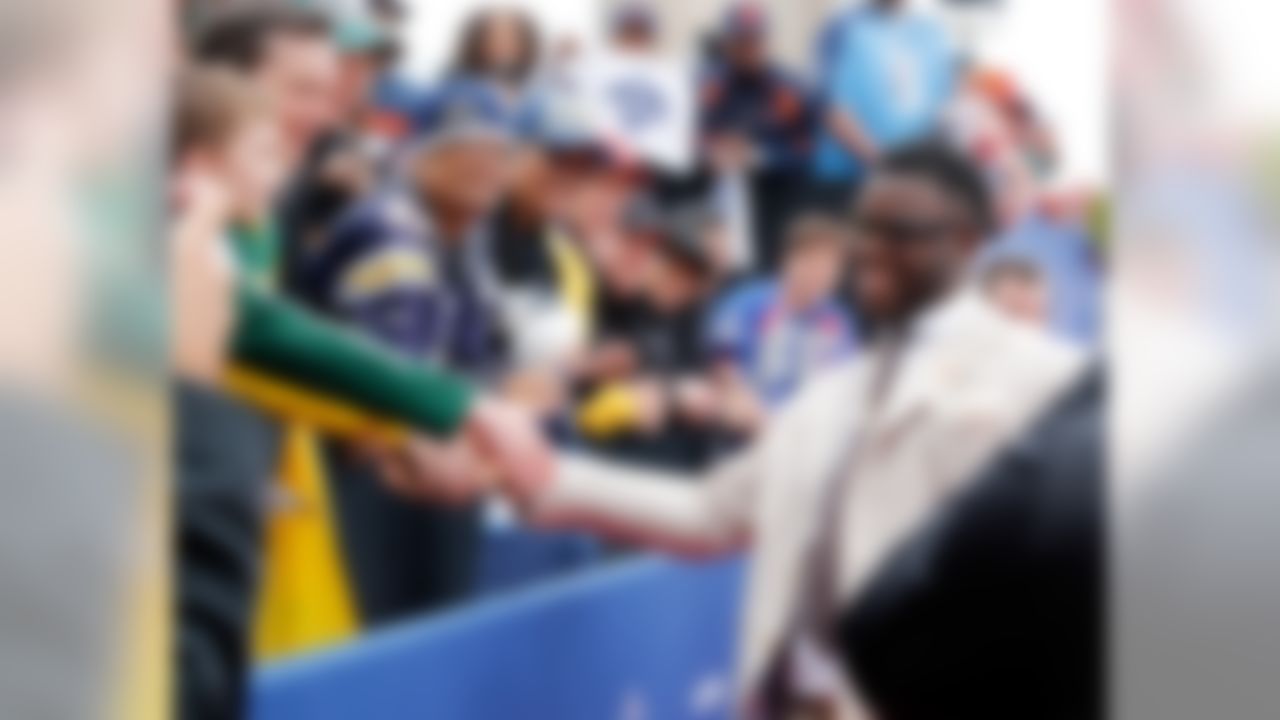 Clemson defensive end Shaq Lawson greets fans on the red carpet during the 2016 NFL Draft at the Auditorium Theatre on Thursday, April 28, 2016 in Chicago. (Ben Liebenberg/NFL)