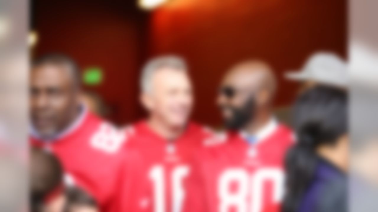 Former San Francisco 49ers quarterback (16) Joe Montana and Jerry Rice (80)participates in a reunion during an NFL football game between the San Francisco 49ers and the Cincinnati Bengals Sunday, December 20, 2015, in Santa Clara, CA. (Tom Hauck via AP)