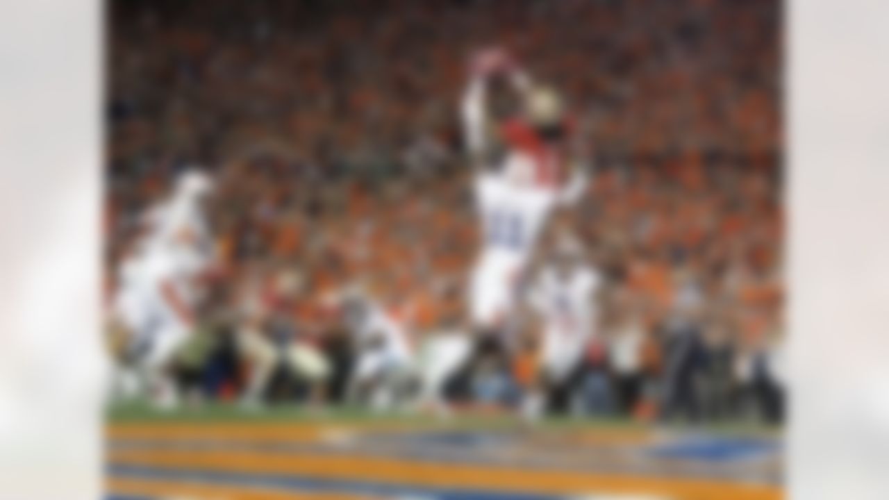 The result: Florida State beats Auburn, 34-31, for the 2013 national title
The skinny: The final championship game of the BCS era was one of the three best in that span. The fourth quarter was especially exhilarating and featured 31 points, including three TDs in the final 4:31. After Auburn kicked a field goal for a 24-20 lead with 4:42 left, FSU answered with a 100-yard kickoff return by Kermit Whitfield for a 27-24 lead. Auburn then answered back, driving 75 yards in eight plays and taking a 31-27 lead on a 37-yard run by Tre Mason with 1:19 left. But Heisman winner Jameis Winston then coolly guided the Seminoles on a seven-play, 80-yard drive that ended with him throwing a 2-yard TD pass to Kelvin Benjamin with 13 seconds left. Winston was 6-of-7 on the drive.
