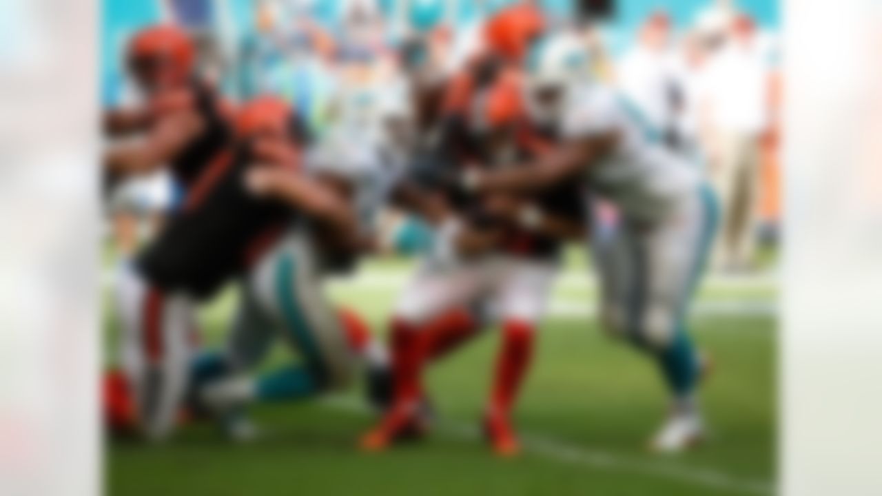 The Dolphins managed to beat the Browns (because the Browns did Brown things). The game was largely an unwatchable, tire fire but one of the lone bright spots was Ndamukong Suh's cleats. Suh wore all white cleats with copper accents that were a nice change of pace from the Dolphins standard issue cleats.