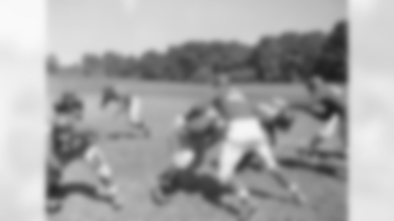 New York Giants' Mel Hein (7) charges during training action in New York, Sept. 25, 1941. (Associated Press)