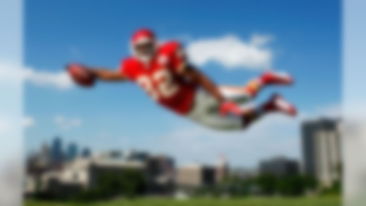 KANSAS CITY, MO - JUNE 11: Receiver Dwayne Bowe #82 of the Kansas City Chiefs poses during a portrait session on June 11, 2008 in Kansas City, Missouri. (Photo by Jamie Squire/Getty Images)