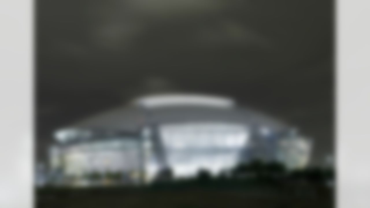 The Dallas Cowboys stadium still under construction in Arlington, Texas, Wednesday, April 29, 2009. (AP Photo/Tony Gutierrez)