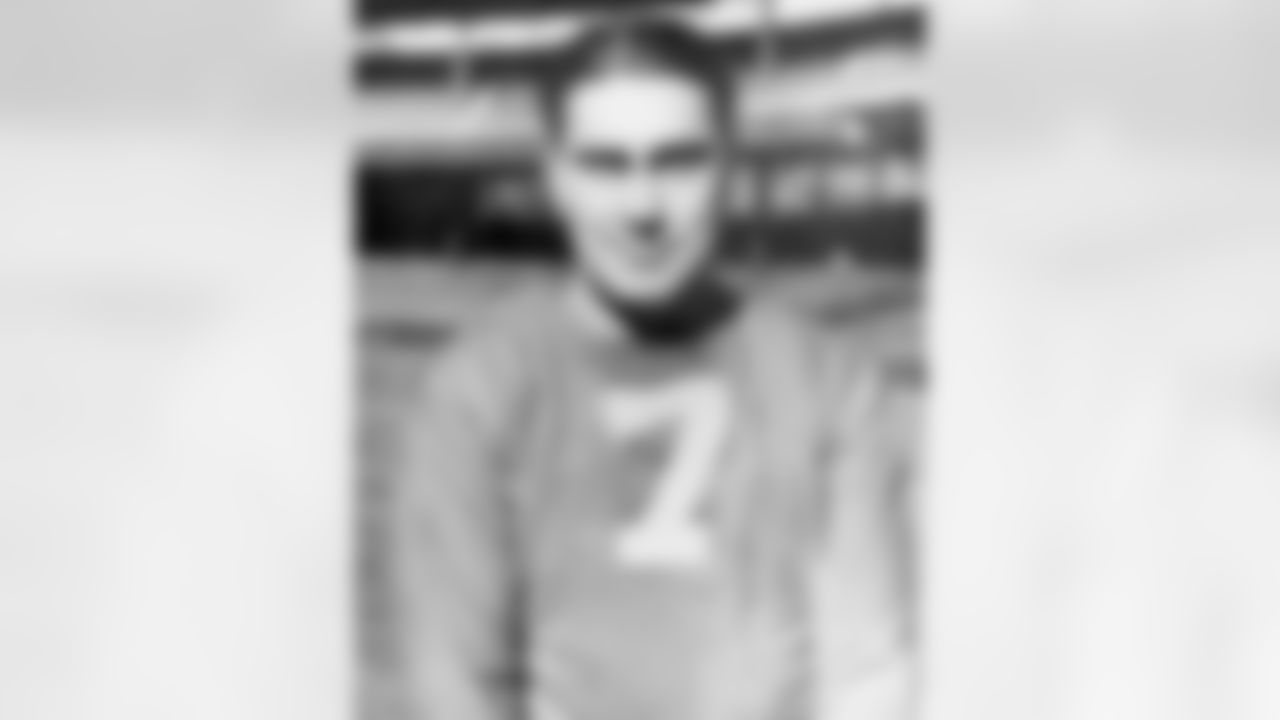 Center Mel Hein of the New York Giants in 1938. (National Football League)