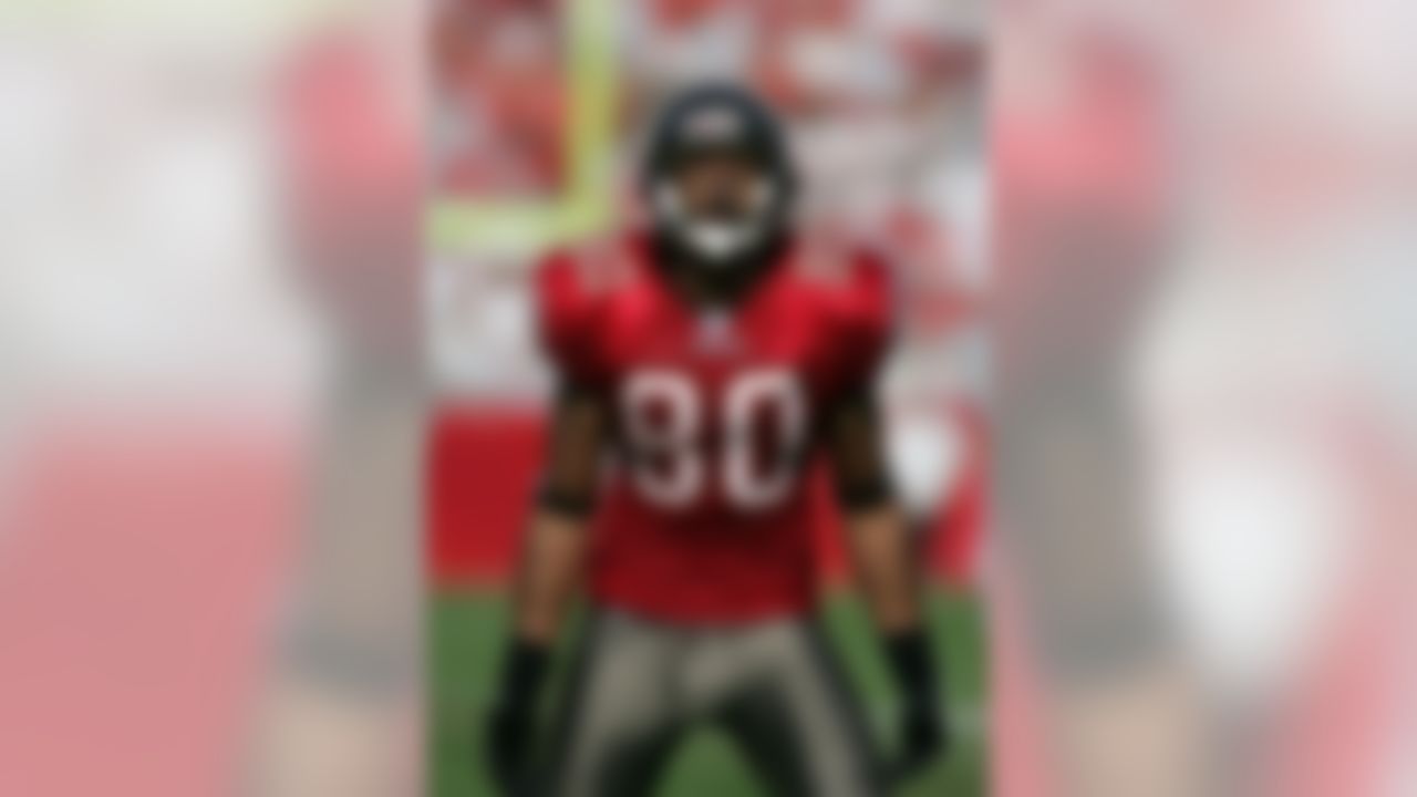 TAMPA, FL - NOVEMBER 25: Receiver Michael Clayton #80 of the Tampa Bay Buccaneers celebrates against the Washington Redskins on November 25, 2007 at Raymond James Stadium in Tampa, Florida. (Photo by Marc Serota/Getty Images)