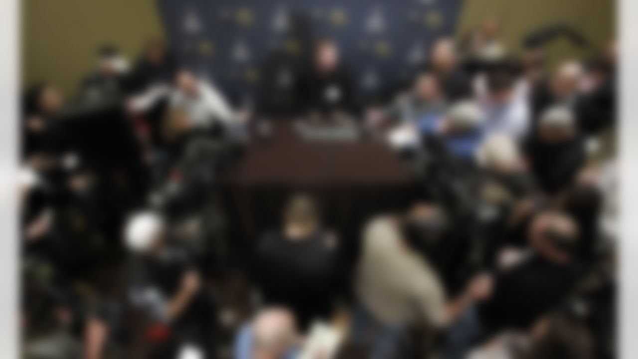 Pittsburgh Steelers quarterback Ben Roethlisberger, seated, answers questions during a news conference on Monday, Jan. 31, 2011, in Dallas. The Steelers will play the Green Bay Packers in NFL football Super Bowl XLV Sunday, Feb. 6. (AP Photo/Mark Humphrey)