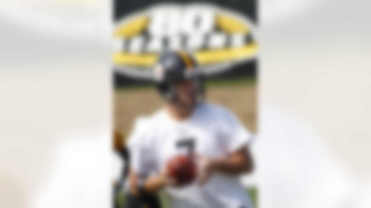 Pittsburgh Steelers quarterback Ben Roethlisberger drops back to pass during practice at NFL football training camp in Latrobe, Pa., on Friday, July 27, 2012 . (AP Photo/Keith Srakocic)
