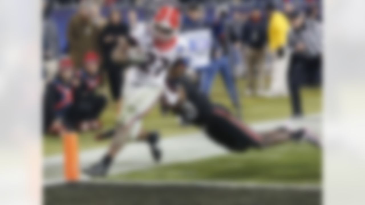 Bowl: Belk vs. Louisville (Won, 37-14)
The skinny: There were times during the Belk Bowl that Chubb, a true freshman, literally carried the defense with him as he was picking up yards and leading the Bulldogs to another double-digit-win season. Despite the team's starting QB leaving with an injury and the Cardinals stacking the box with every defender they could, Chubb ran for 266 yards and two scores -- totals that could have been much higher had he stayed in the game longer. In doing so, he drew plenty of statistical comparisons to some guy named Hershel Walker, a good sign for a team that must replace Todd Gurley next season.
