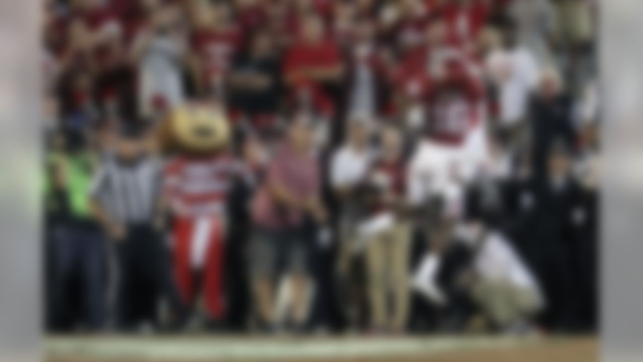 Sep 17, 2016; Norman, OK, USA; Ohio State Buckeyes wide receiver Noah Brown (80) catches a touchdown pass against Oklahoma Sooners defensive back Michiah Quick (16) during the second quarter at Gaylord Family - Oklahoma Memorial Stadium. (Kevin Jairaj-USA TODAY Sports)