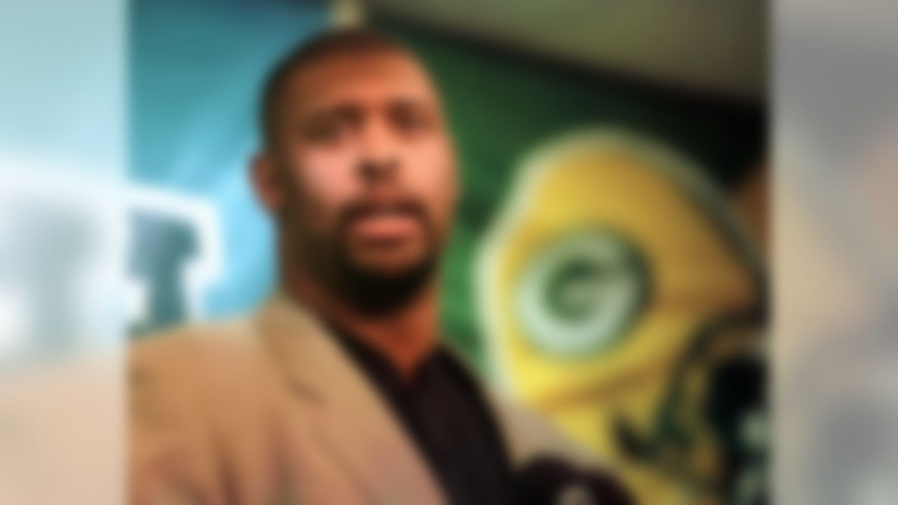 Green Bay Packers defensive end Reggie White talks during a news conference Friday, Jan. 10, 1997, in Green Bay, Wis. The Packers face the Carolina Panthers in the NFC championship game on Sunday in Green Bay. (AP Photo/Morry Gash)
