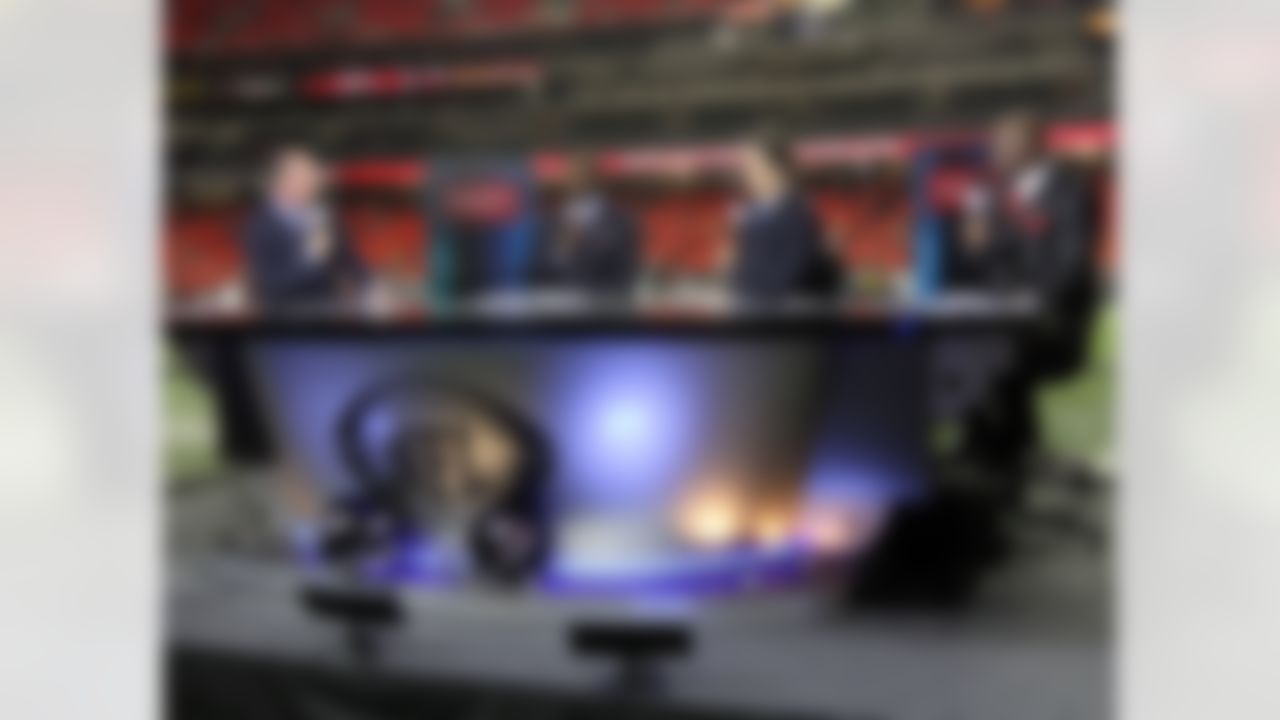 Rich Eisen, Marshal Faulk, Steve Mariucci and Deion Sanders on the NFL Network set during an NFL football game between the Baltimore Ravens and Atlanta Falcons, Thursday, November 11, 2010. The Falcons won the game, 26-21. (Ben Liebenberg/NFL)