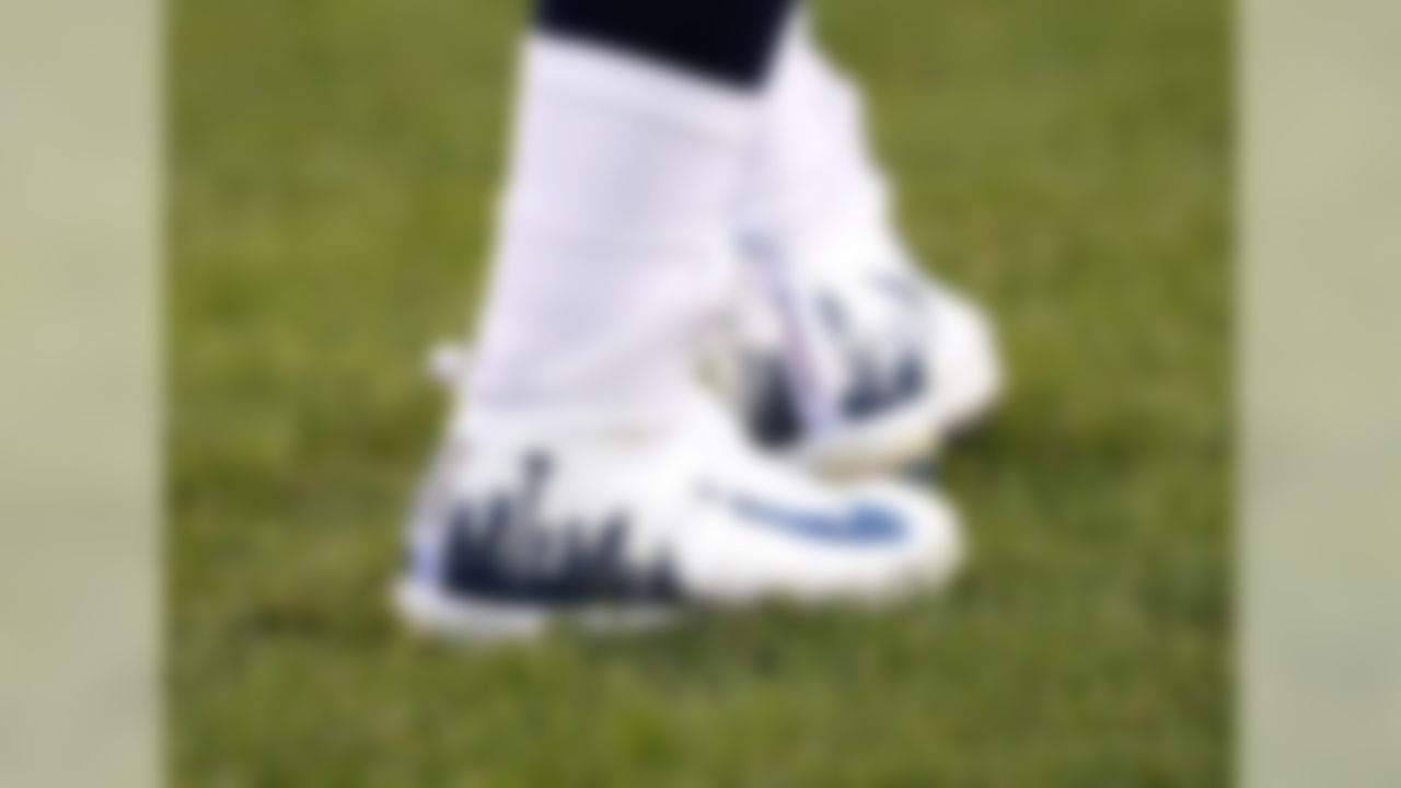 Seattle Seahawks quarterback Russell Wilson (3) warms up before an NFL football game against the Chicago Bears Monday, Sept. 17, 2018, in Chicago.